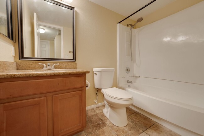 Building Photo - 3715 Tallyho Dr