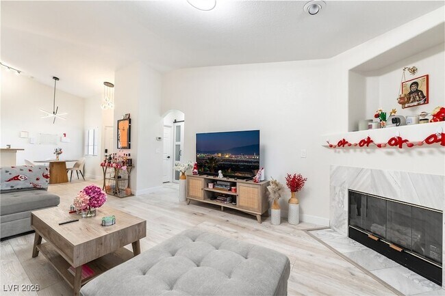 Building Photo - 3320 S Fort Apache Rd