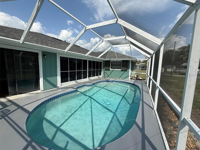 Building Photo - 1001 S Wapello St