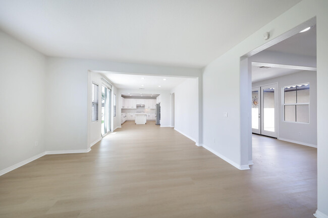 Building Photo - 5702 Segovia Way