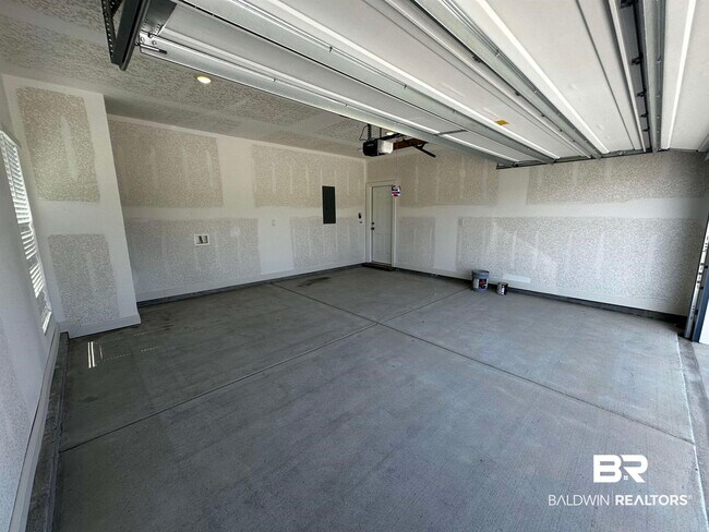 Building Photo - 10162 Lamonica Ln