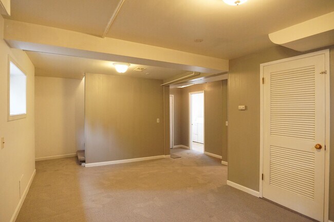 Building Photo - 329 Renton Ave S