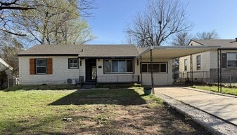 Building Photo - 532 Showalter Dr