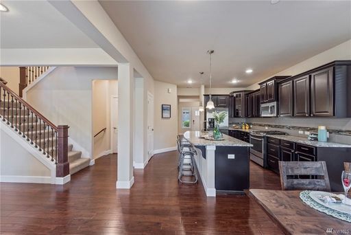 Building Photo - PENDING APPLICATION Spacious Spirit Ridge ...