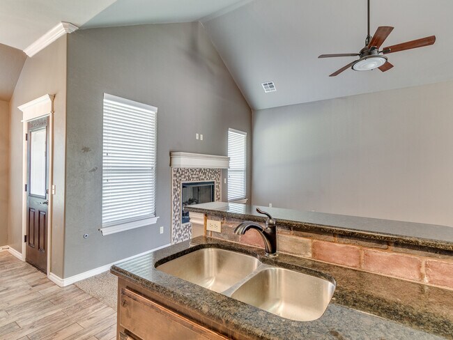 Building Photo - 3813 Normandy Rd
