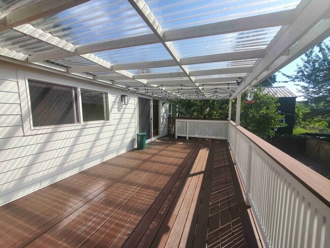Building Photo - Prime Wallingford location 4 bed, 3 bath w...