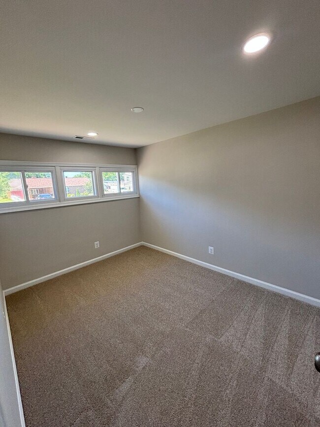 Building Photo - Single Family Home in Glen Burnie