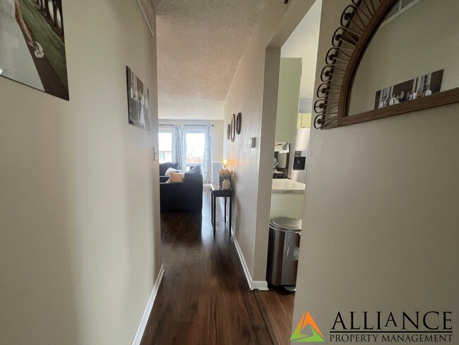 Building Photo - Beautiful Home with Easy Access to Ft. Riley!