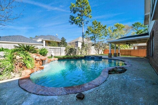 Building Photo - 18330 Enchanted Rock Trail