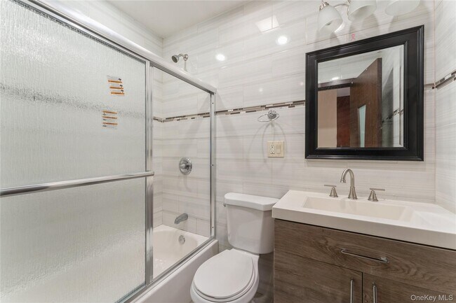 Building Photo - 228-20 Edgewood Ave