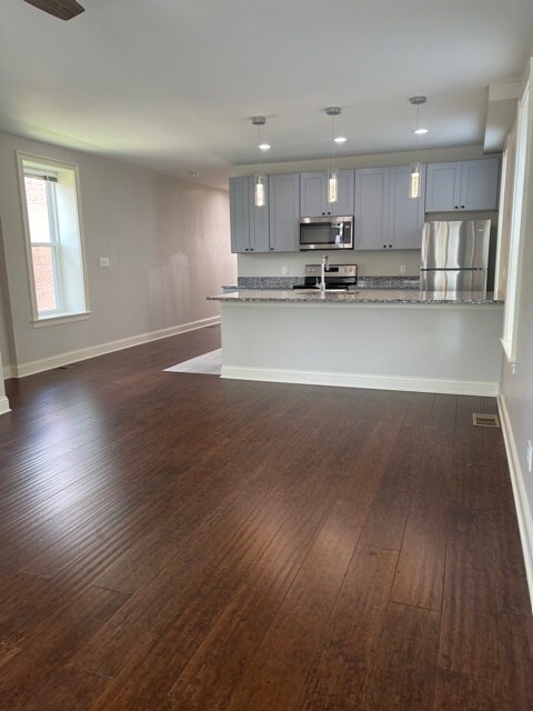 Building Photo - 4439 Swan Ave