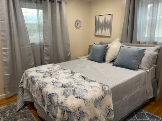 Building Photo - 36 Meshaka St