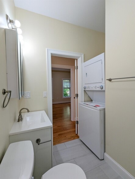 Building Photo - 2 Sacramento Pl