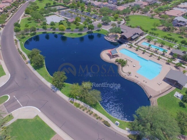 Building Photo - 44196 Askew Dr