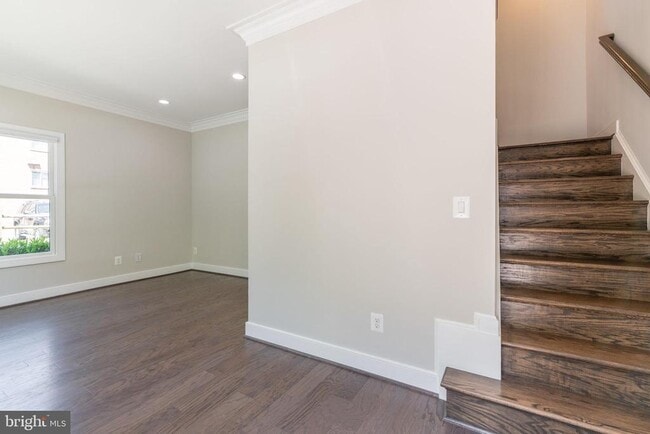 Building Photo - 1527 16th Rd N