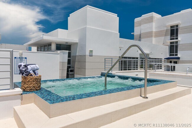 Building Photo - 155 E Boca Raton Rd