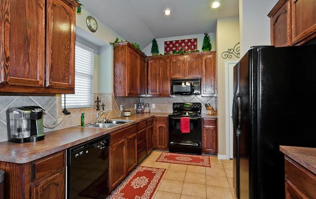 Building Photo - 10137 Sanden Dr