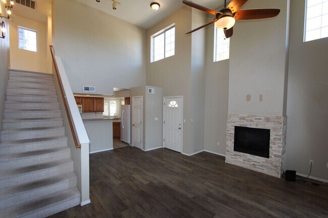 Building Photo - 3-Bedroom Condo in Ponderosa Trails | Backyard + Washer & Dryer