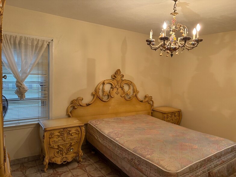 Master Bedroom - 752 E 88th St