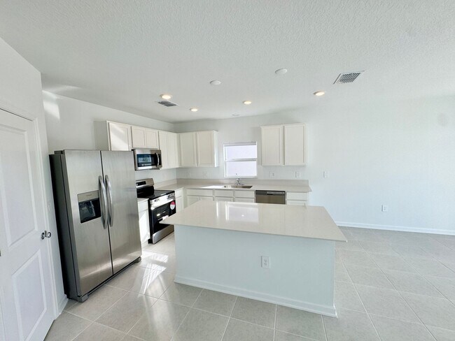 Building Photo - Be the First to Live Here | Stunning New Construction Home in Hidden Ridge