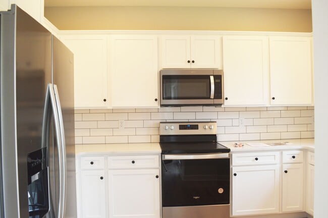 Building Photo - 1430 Village Lp
