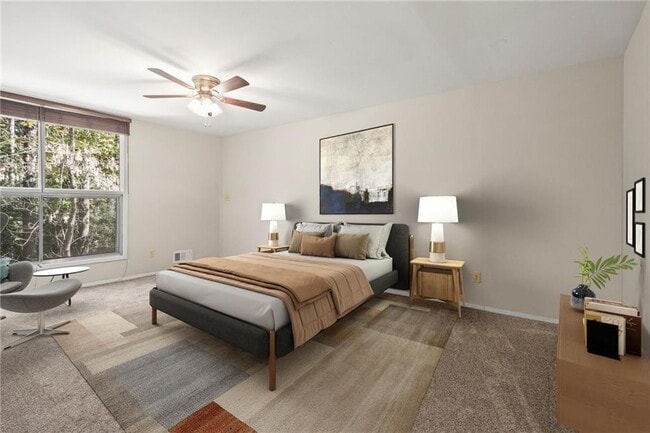 Building Photo - 705 Edgewater Trail