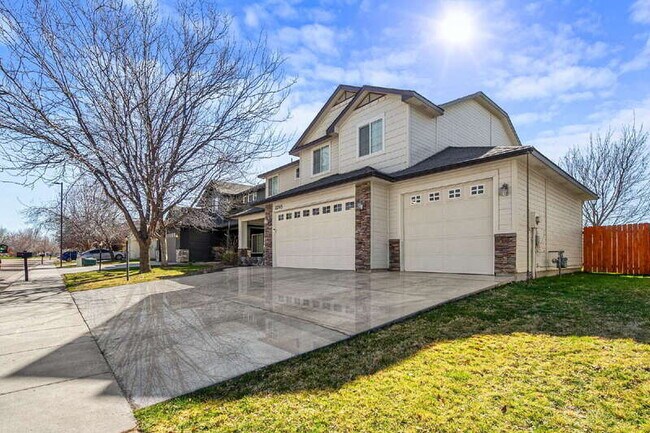 Building Photo - 2295 W Apgar Creek Dr