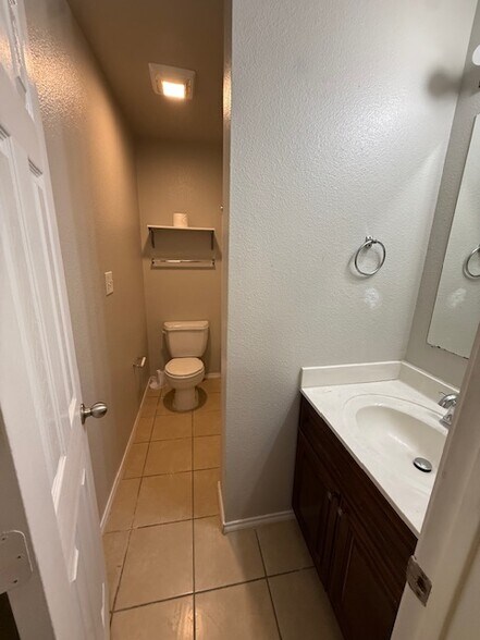 Building Photo - 702 Claremont Pky