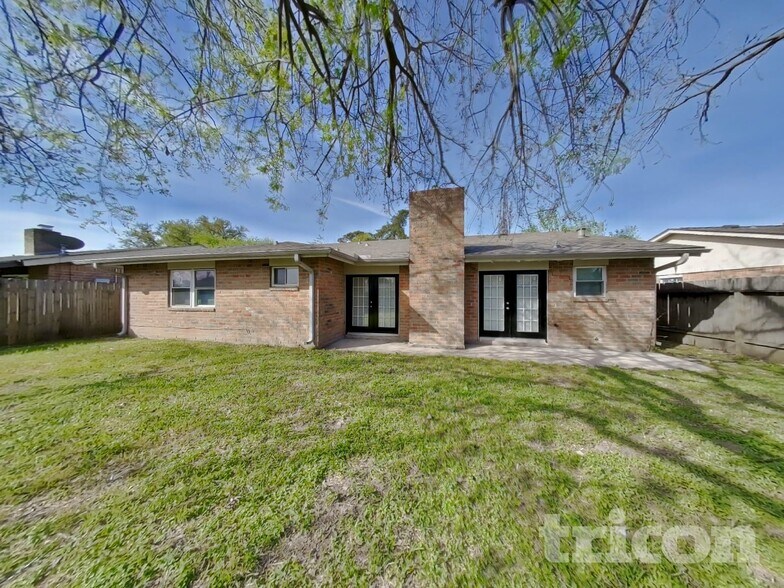 Building Photo - 8510 Sorrel Dr