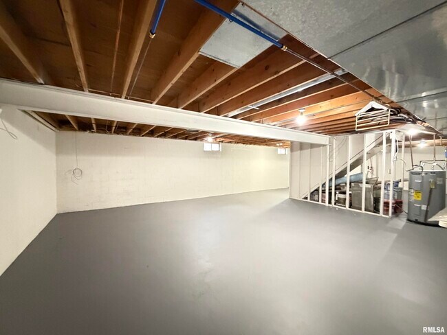 Building Photo - 122 W Morningside Dr