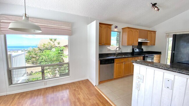 Building Photo - 92-1260 Kaleo Place