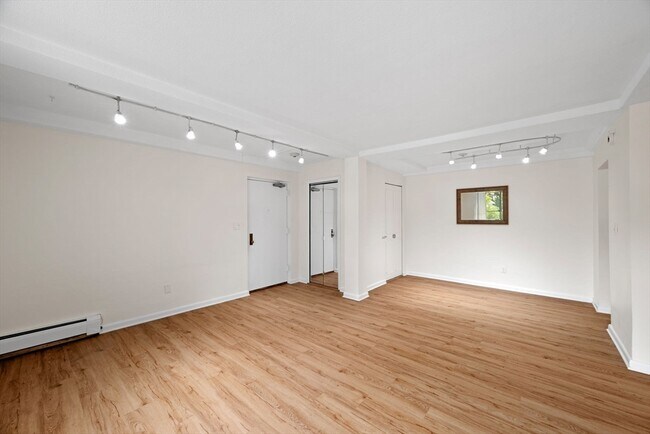 Building Photo - 16 Addington Rd