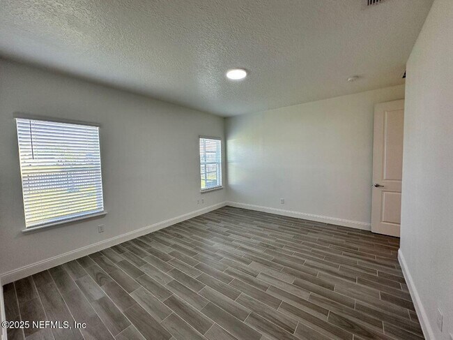 Building Photo - 92 Pine Candle Way