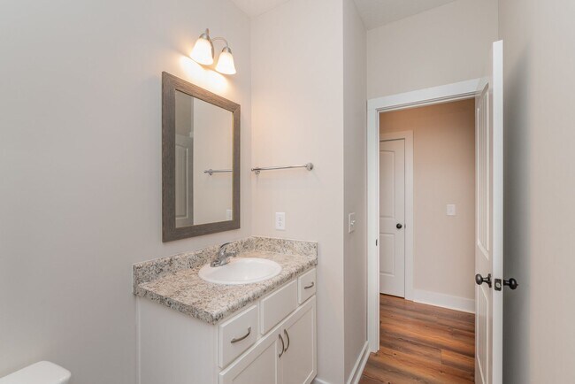 Building Photo - Welcome home to Summerton Village!  Ask us about our 1 month of FREE RENT!