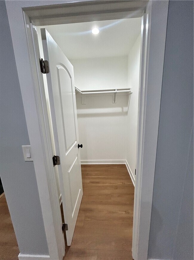 Building Photo - 10603 S Osage Ave