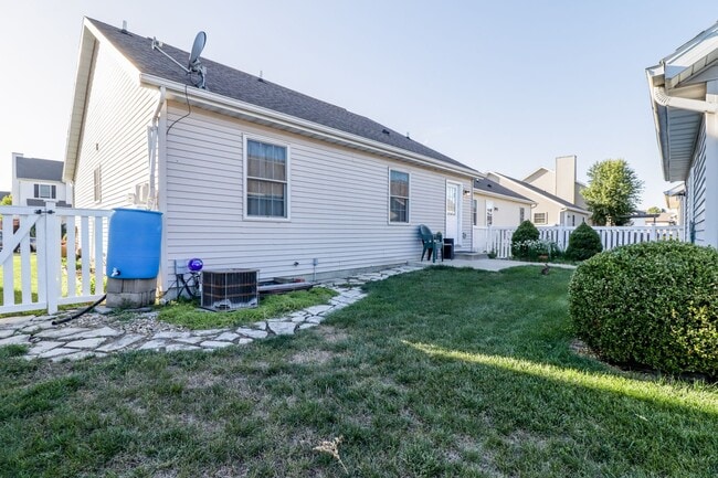 Building Photo - Montgomery- Nova