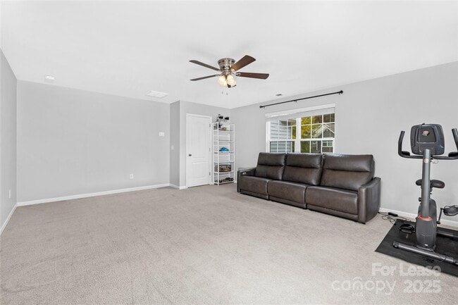 Building Photo - 5829 Dinsmore Ln