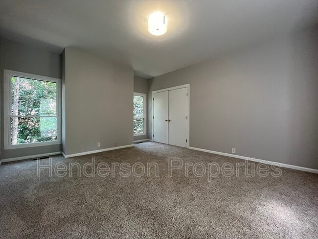 Building Photo - 501 Fenton Pl