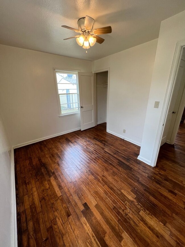 Building Photo - Corner Lot 2 Bedroom 1 bath new Hardwood f...