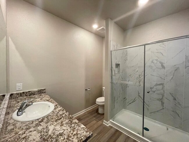 Building Photo - 228 Star Spangled Dr