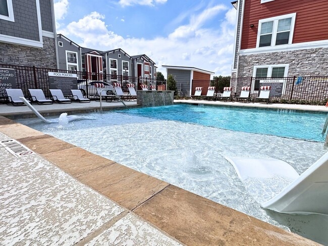 Building Photo - 17011 W Little York Rd