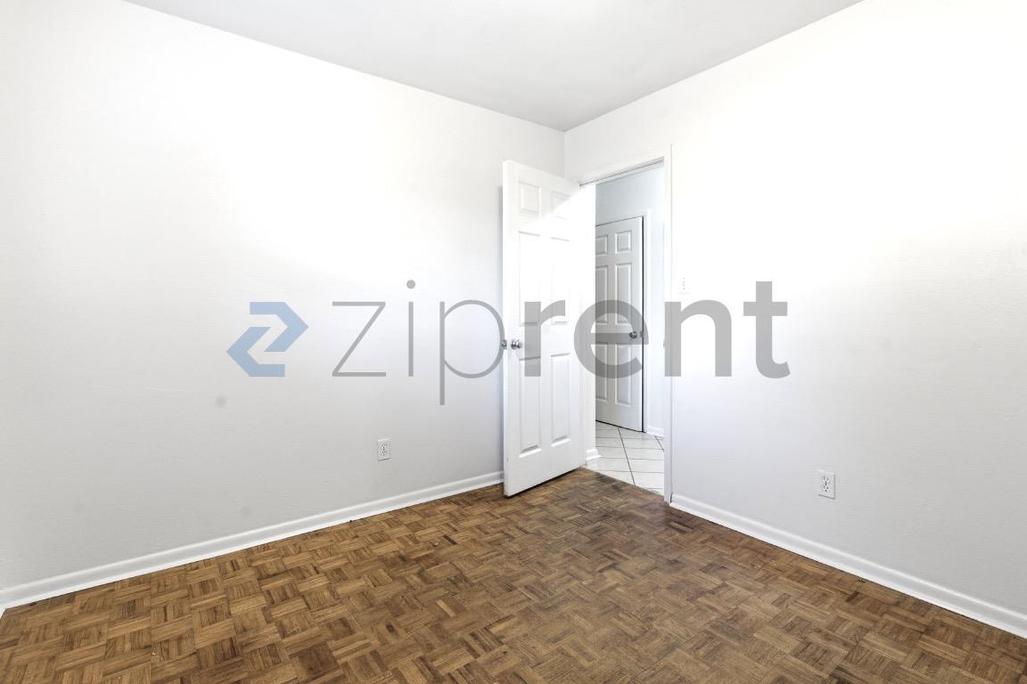 Building Photo - Unit