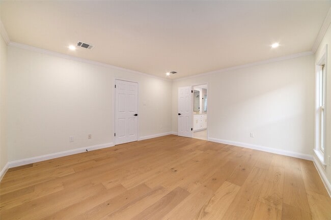 Building Photo - 15651 Whitewater Ln