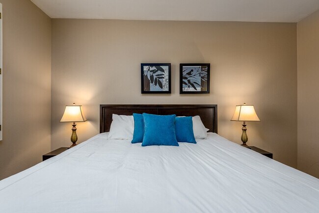 Building Photo - 6417 E Marilyn Rd