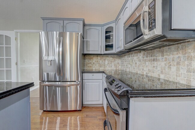 Building Photo - 5281 Jade Cir