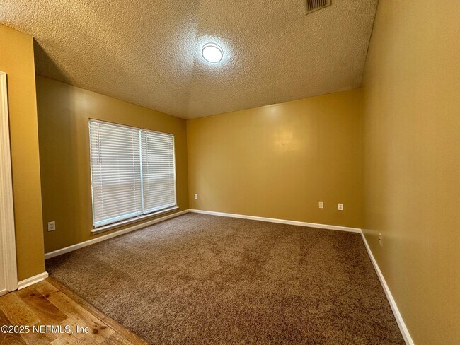 Building Photo - 1318 Yellow Jacket Ct
