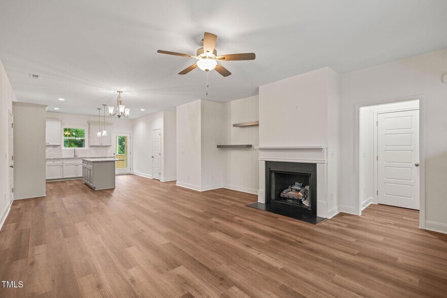 Building Photo - 156 Harmony Trl