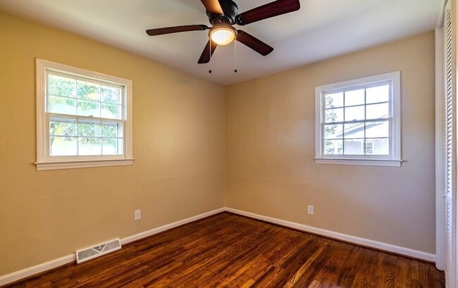 Building Photo - 102 Beech Creek Dr NW