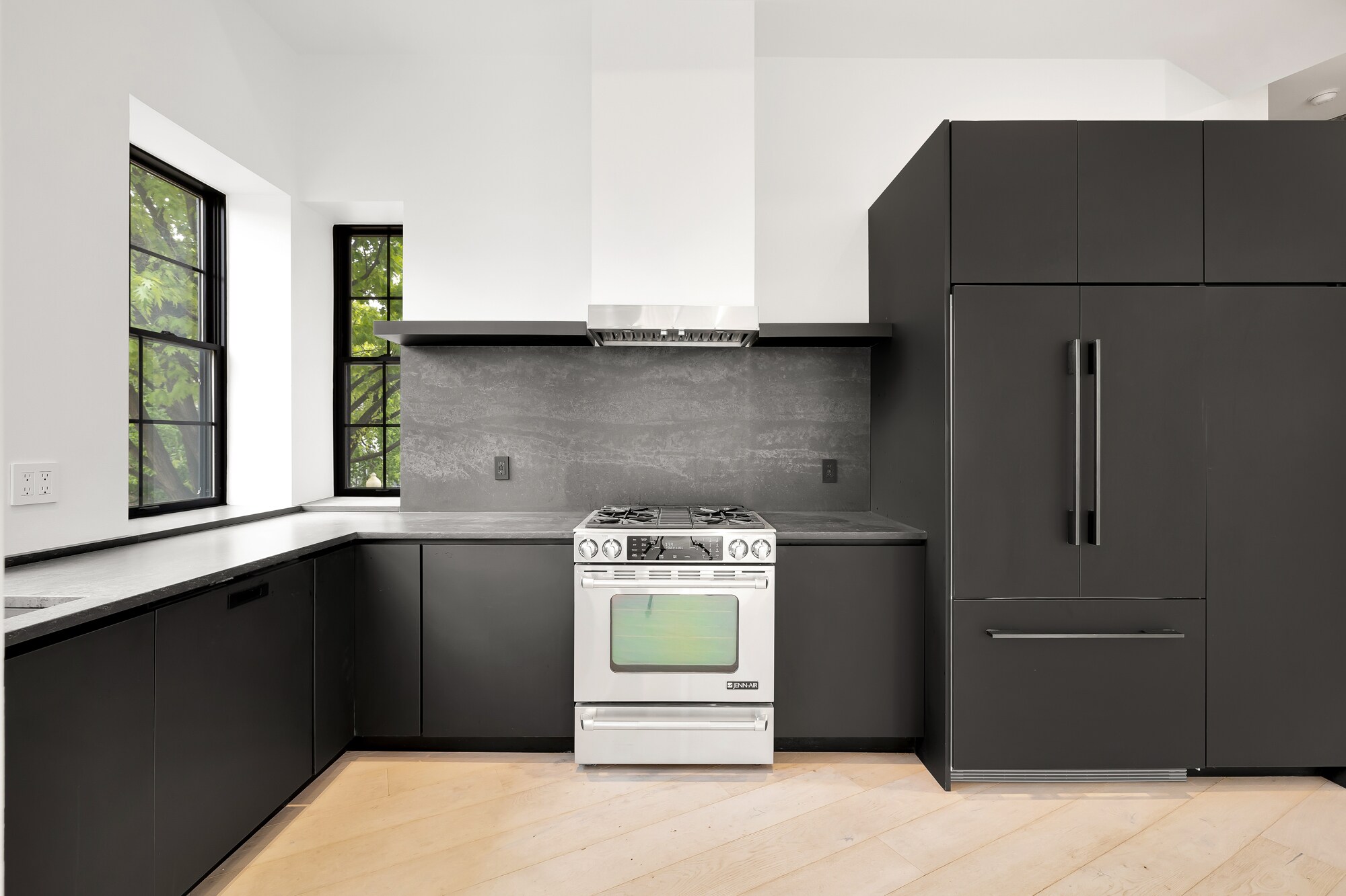 Building Photo - 1451 Maryland Ave NE