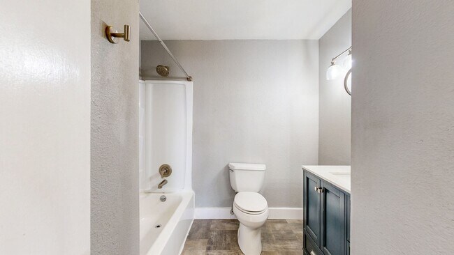 Building Photo - 8690 Lords Manor Way